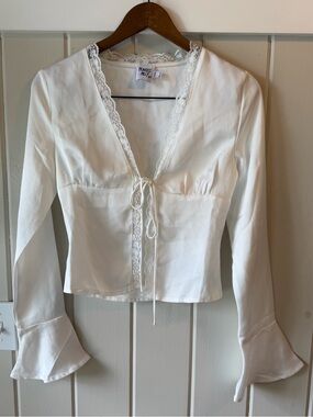 NWOT Princess Polly White Lace-Trim Tie Front Blouse, Size 2
